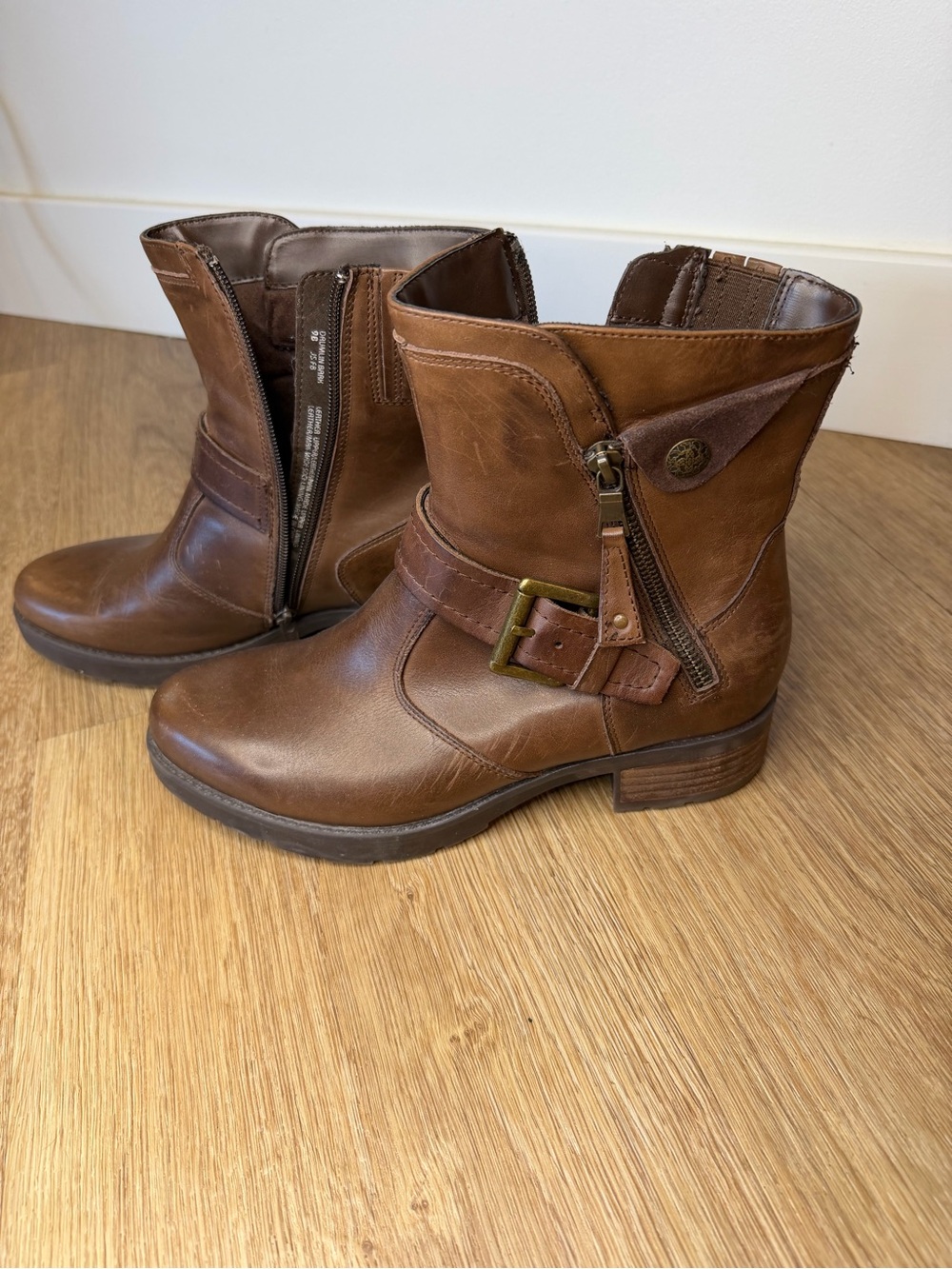 Earth Drumlin Woman’s Brown Leather Zip Ankle Boots size 8 buckle comfort